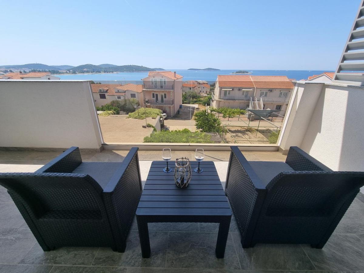 Sea View Apartment Рогозница Экстерьер фото